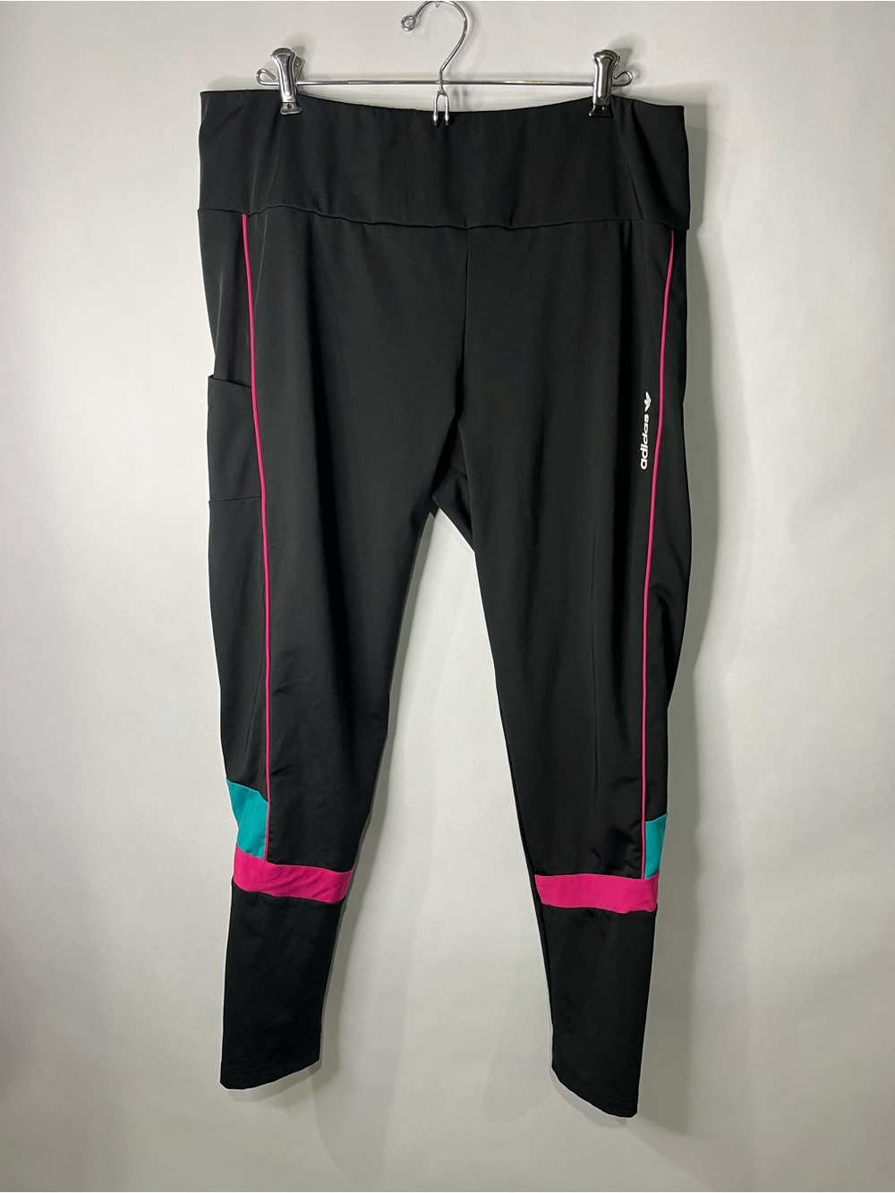Women’s Adidas Retro Style Leggings Women’s XL